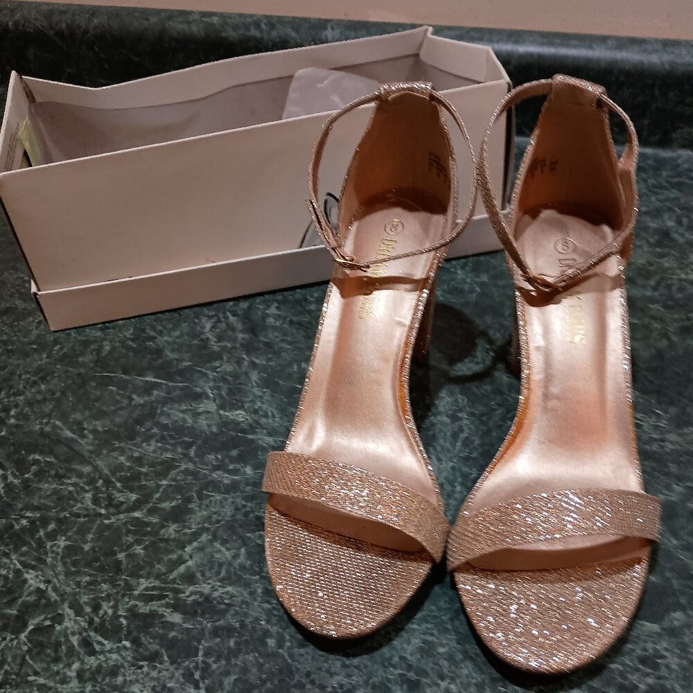 Dream Pair gold glitter strappy heels size 8